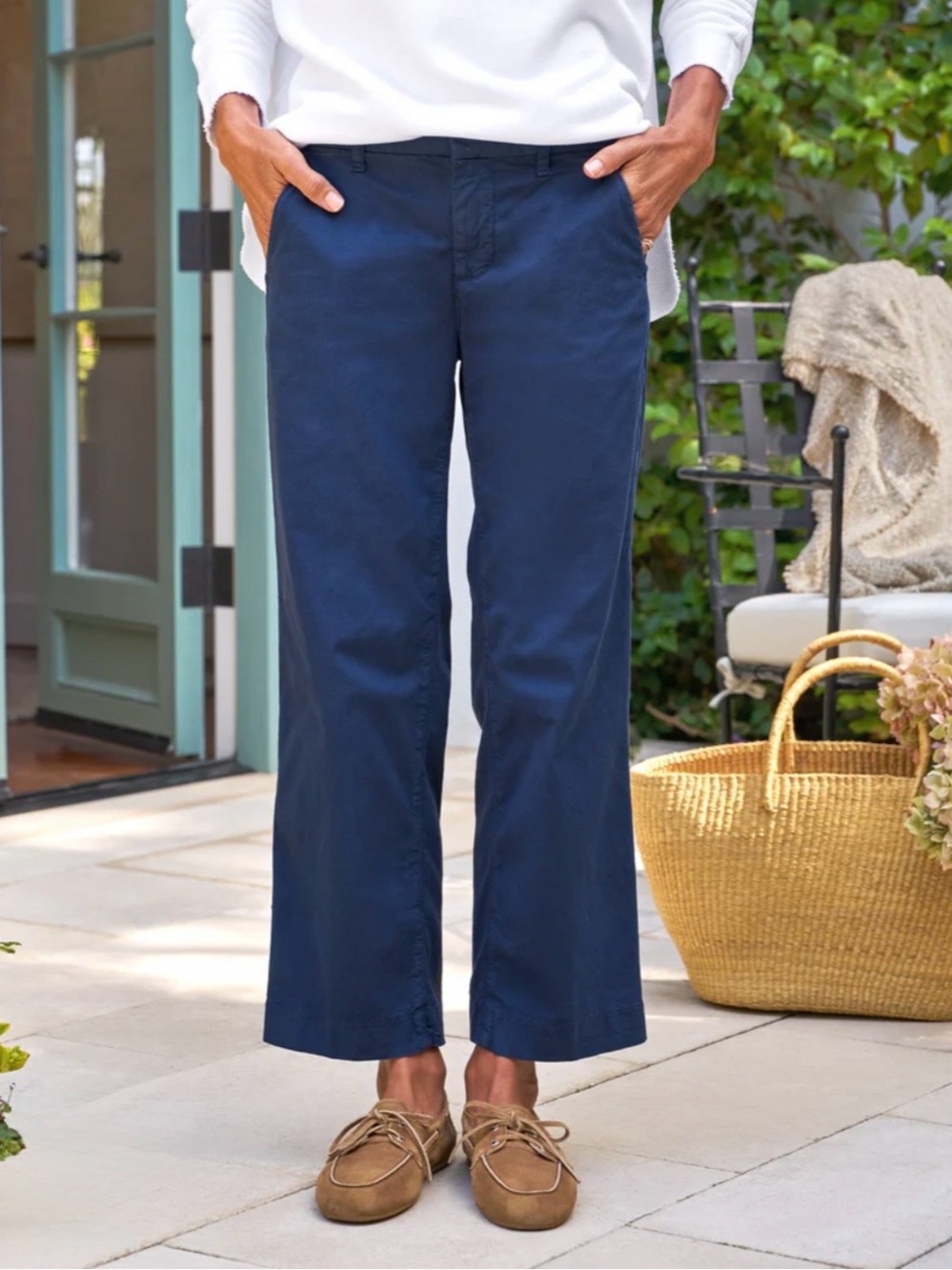 FRANK & EILEEN 
WESTPORT The Italian Wide-Leg Chino 
Quiet Luxury Minimalist